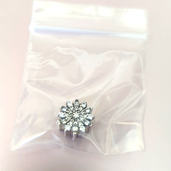 Pandora Ice Crystal Snowflake Charm - Picture 10 of 10